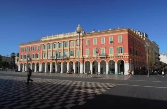 Charming apt Massena, central Nice exceptional location very quiet, WiFi & A/C