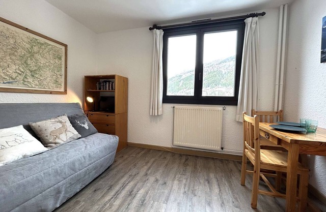 Cozy Studio for 2 near Slopes and Shops with Parking and Ski Locker - La Salle-les-Alpes