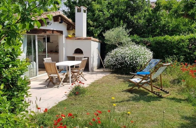 Maisonnette Pointe Rouge indépendante avec jardin au calme