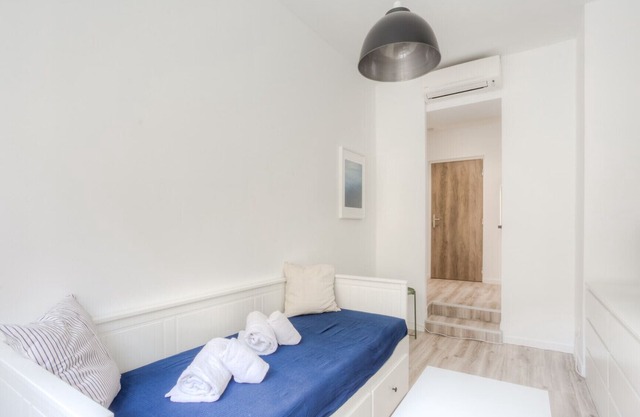 Modern studio close to Jean Médecin and station, Nice center - Welkeys