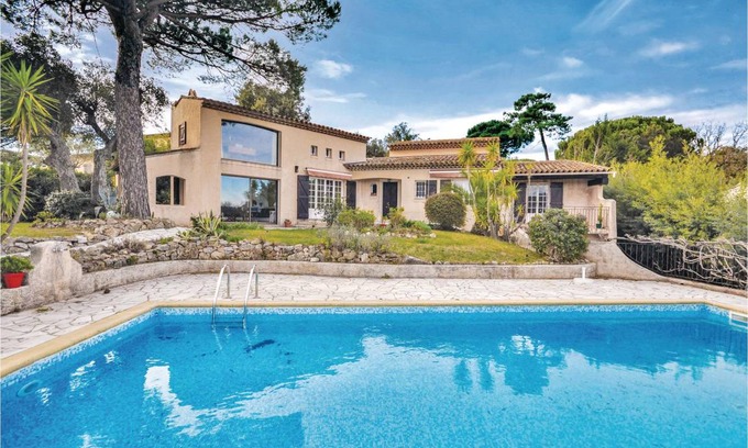Gassin House | 180 m² House ∙ 4 bedrooms ∙ 8 guests