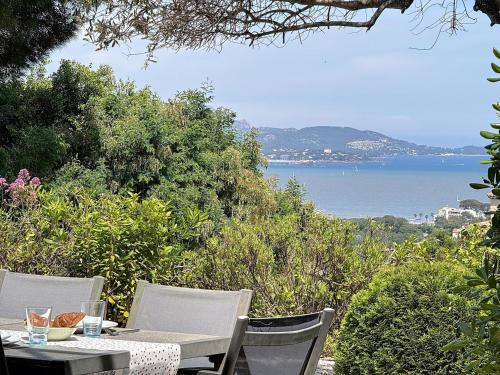 Saint-Aygulf Apartment | 2-bedroom apartment – sleeps 4 – Sea view