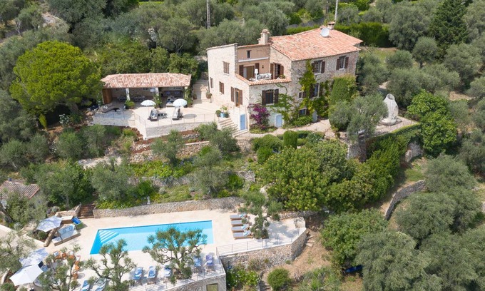Speracedes Villa | 410 m² Villa ∙ 6 bedrooms ∙ 12 guests