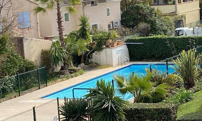 Mandelieu-la-Napoule Beach House | 48 m² House ∙ 2 bedrooms ∙ 4 guests