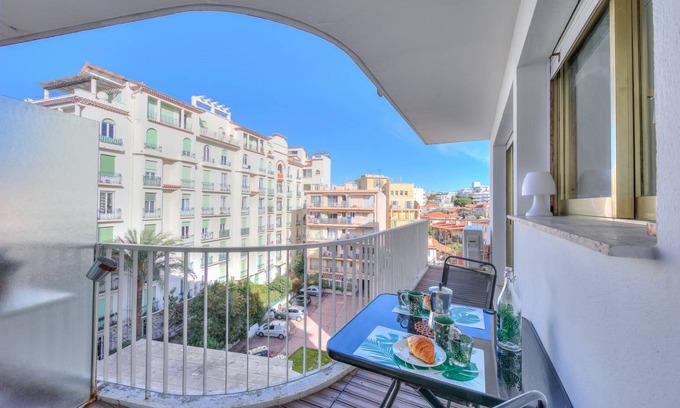 Juan-les-Pins Apartment | 56 m² Apartment ∙ 2 bedrooms ∙ 5 guests