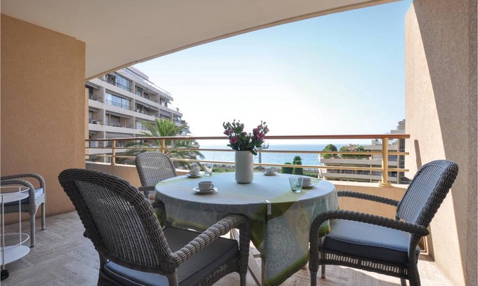 Cannes La Bocca Apartment | 82 m² Apartment ∙ 2 bedrooms ∙ 4 guests
