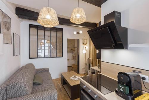 Le Suquet Apartment | Charme du Suquet - 12mn du Palais&Plage, cosy, neuf