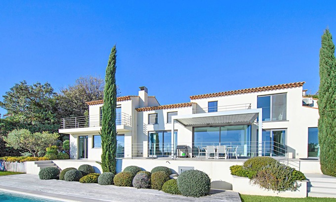 Grimaud Villa | Deluxe property for 8 persons with top equippment and a panoramic landscape view