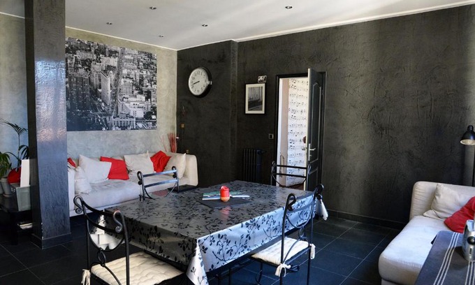 Liberation Apartment | Modern & city, tramway