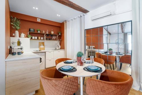 Jean-Medecin Apartment | Nice Renting - 9b Massena - Chic Escape in the Heart of Nice Comfort & Charm !