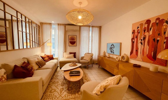 Centre Ville-Gare Apartment | Nice Renting - PAGANINI - Spacious Apartment - 2 BedRooms - King Bed - Bathtub - Heart of Nice