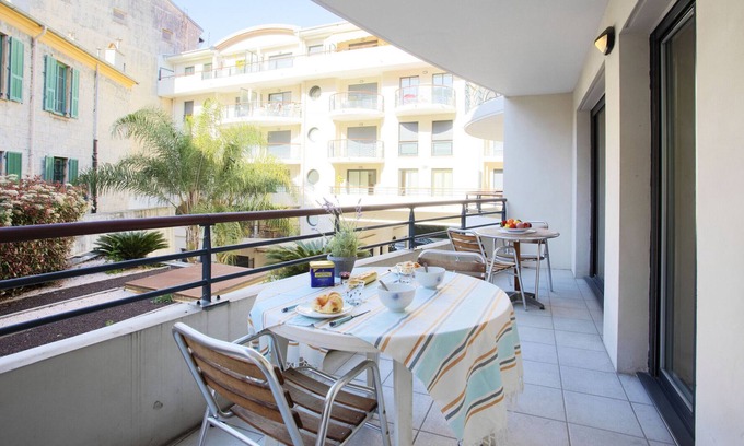 Jean-Medecin Apartment | PALAIS LIBERTE AP1088 by RIVIERA HOLIDAY HOMES