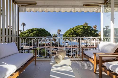 Pointe Croisette Apartment | REF 1979 - Cannes Palm beach- Sea view apartment for rent