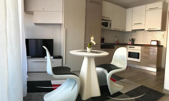 Carre d'Or Apartment | Royal Promenade