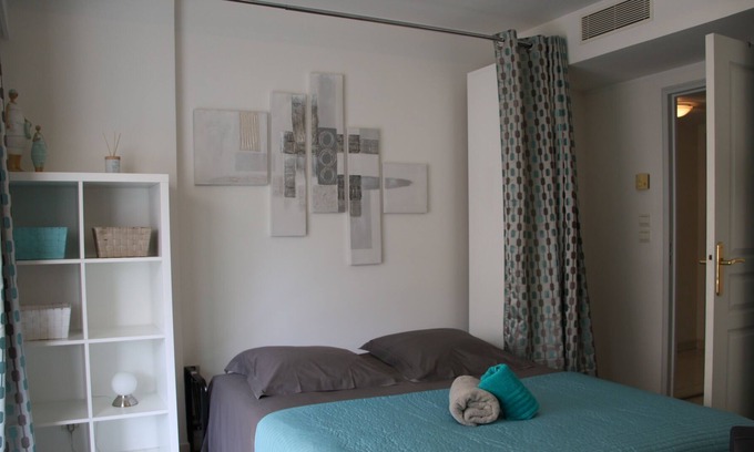Carre d'Or Apartment | Studio 50 m beaches