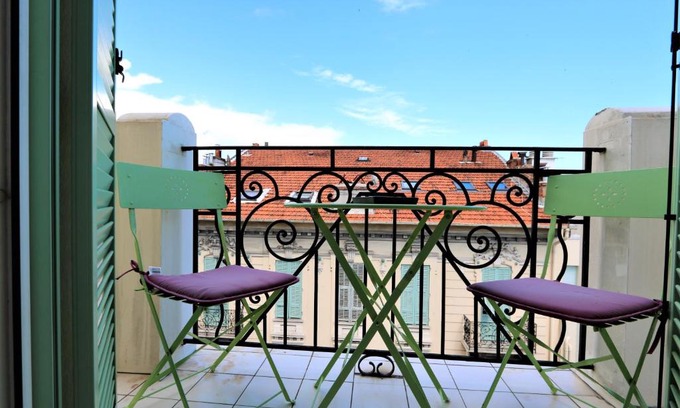 Vernier Apartment | Studio quartier liberation