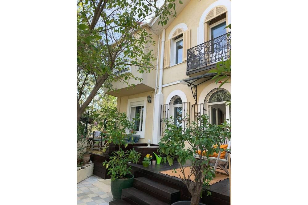 Perier Bed & Breakfast | Studio Perier with garden - Vélodrome 15 mns bus