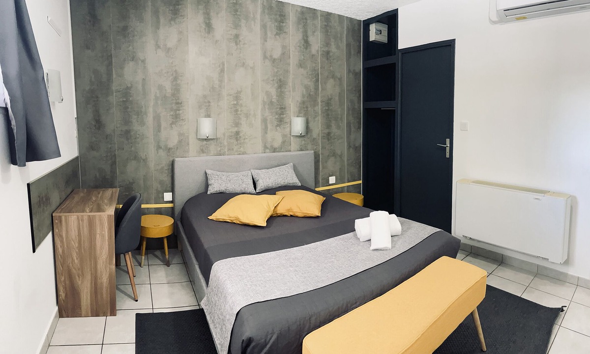Velaux Hotel | Clos la Verdiere