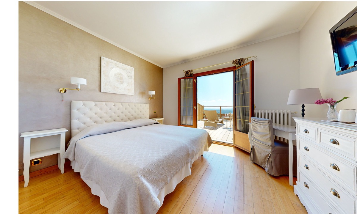Tourtour House | La Petite Auberge