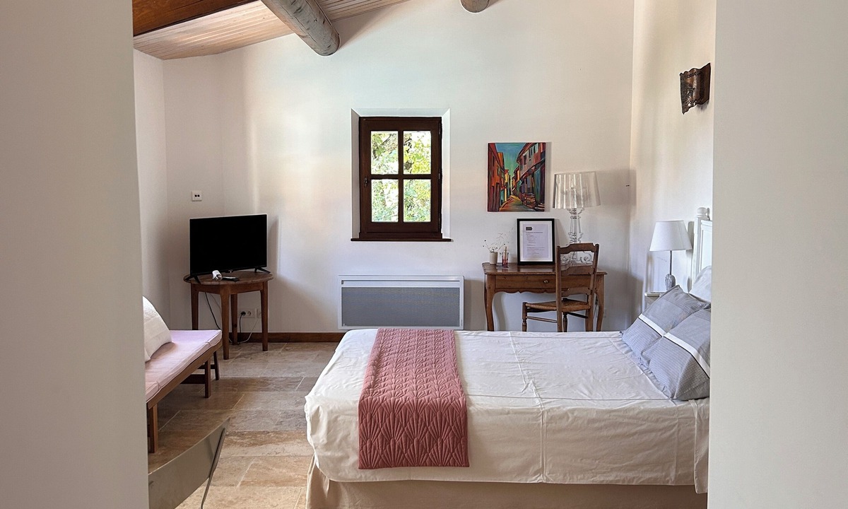 Villeneuve Bed & Breakfast | Clos des Cassis