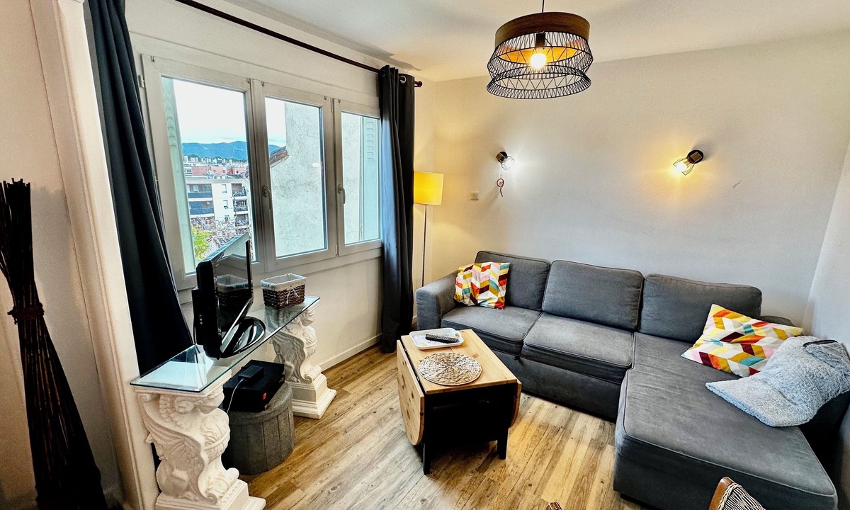 4th Arrondissement Apartment | Charming Cocoon Urban rooftop view
