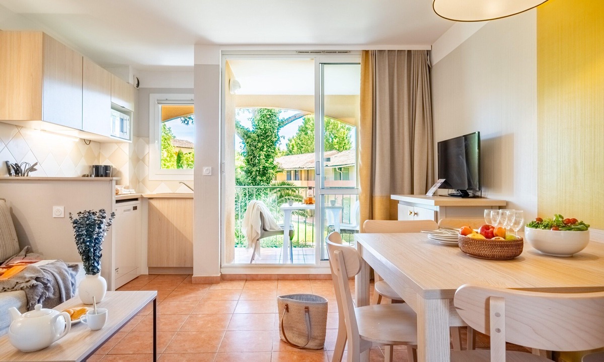 Mandelieu-la-Napoule Beach Apartment | Smart Escape With Pool