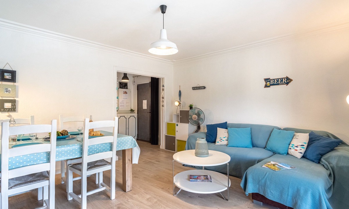 Sanary-sur-Mer Apartment | Les Faubourgs Saint Michel by Interhome