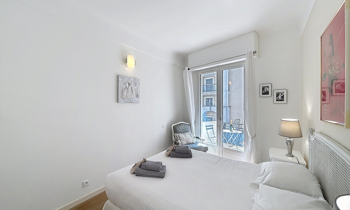 Cannes City Centre Apartment | Carré d'Or Cozy 1 BR balcony 2 Pax Croisette Palais 1 mn Olam Properties