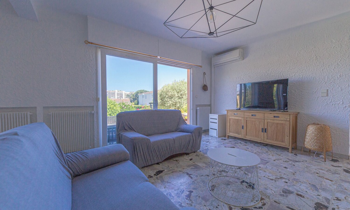 Mandelieu-La-Napoule Villa | Vacances Ensoleillées Golf, Plages et Piscine