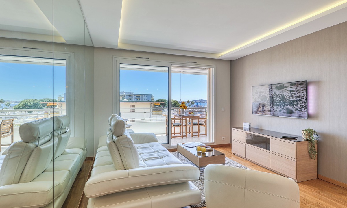 Golfe Juan Apartment | Apt sea view with swimming pool, Golfe-Juan, France