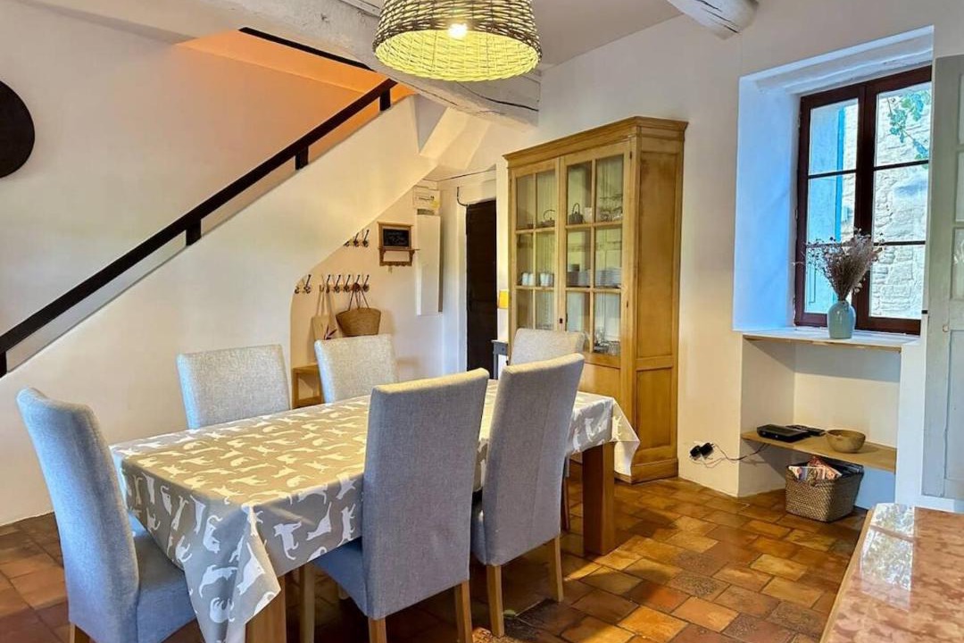 Saumane-de-Vaucluse House | La maison Haut-perché townhouse with view and jacuzzi
