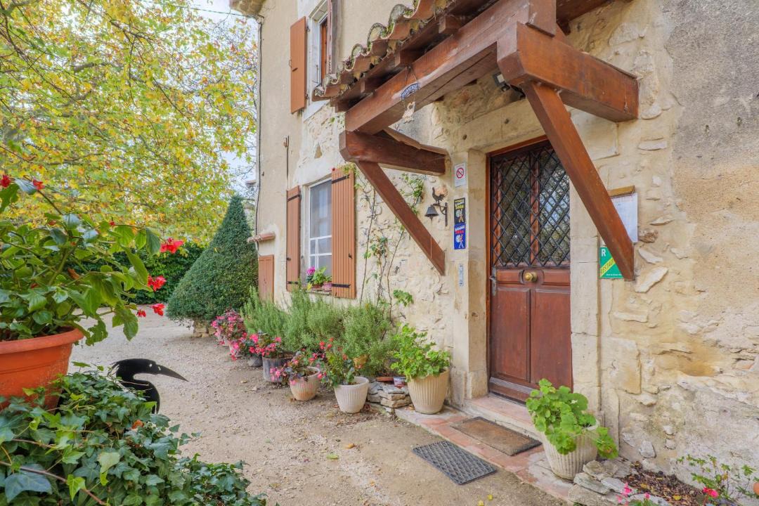 La Garde-Adhemar Bed & Breakfast | La Ferme Des Rosières - Chambres