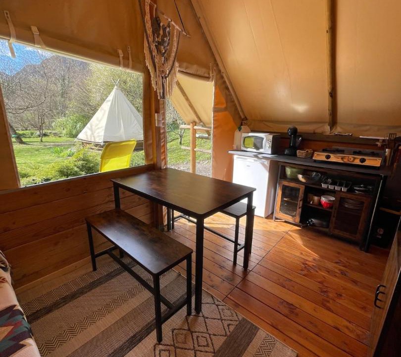 Entraigues Other | Tente de 4 personnes en pleine nature