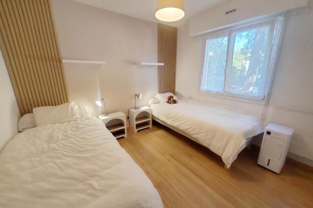 Saint-Mandrier-sur-Mer Apartment | Superbe appartement 2 chambres refait à neuf avec terrasse à Pin Rolland - A deux pas des plages