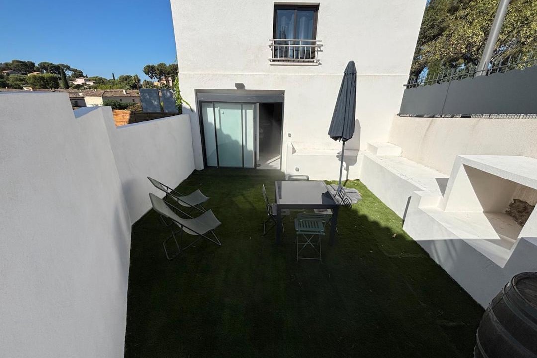 Sanary-sur-Mer House | Villa en Duplex - Climatisée - Jardin - Parking - Proche de la mer à Sanary
