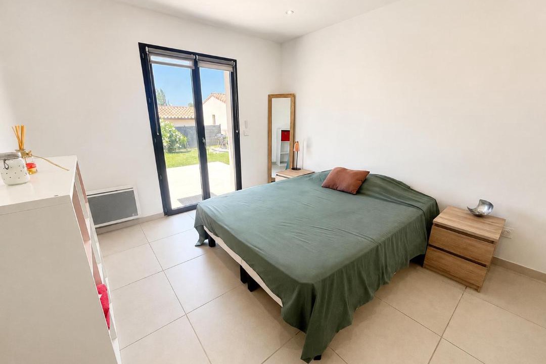 Bollene House | Villa la belle étape- Joli jardin avec piscine hors sol, climatisation dans le salon et barbecue
