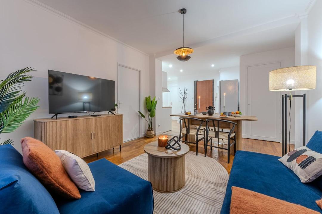 Quartier Chorier-Berriat Apartment | 5 min walk GEM - 2 bedrooms - fiber wifi - loggia