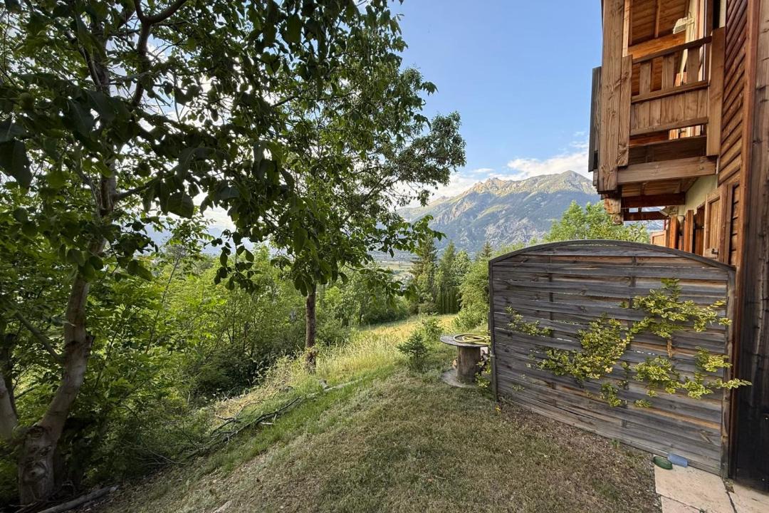 Risoul Ski Chalet | Chalet cosy à Risoul village Terrasse & vue vallée