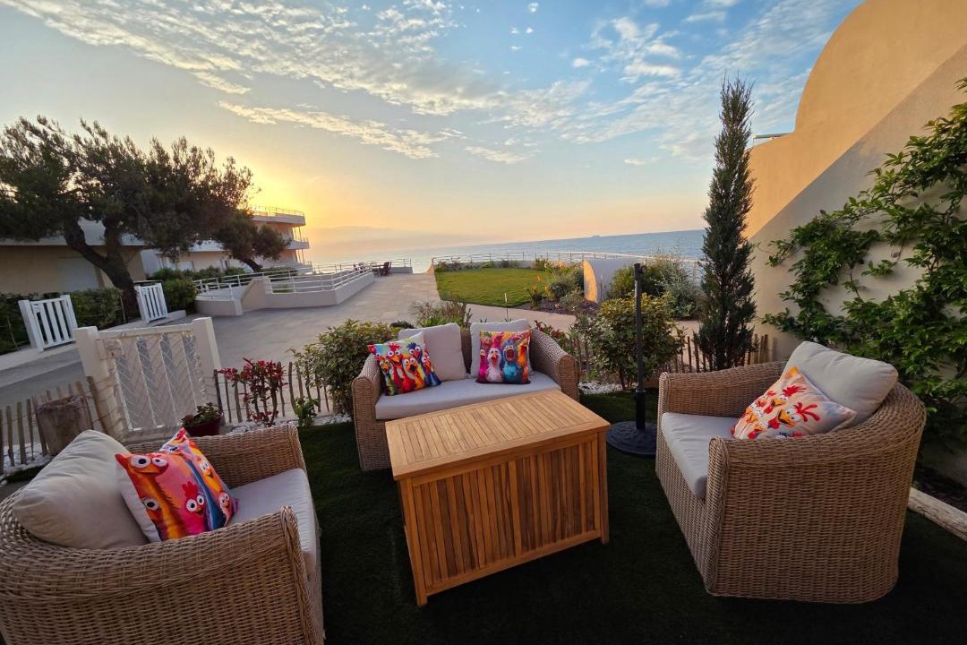 Le Trayas Apartment | Côte d'Azur entre Cannes et Saint-Raphaël, accès mer direct, piscine et jardin, Cap Neree Le Trayas