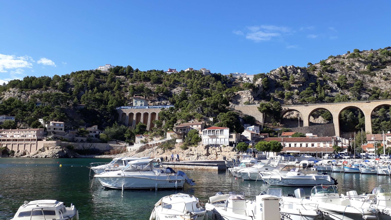 Photo of Buildings in Bouc-Bel-Air