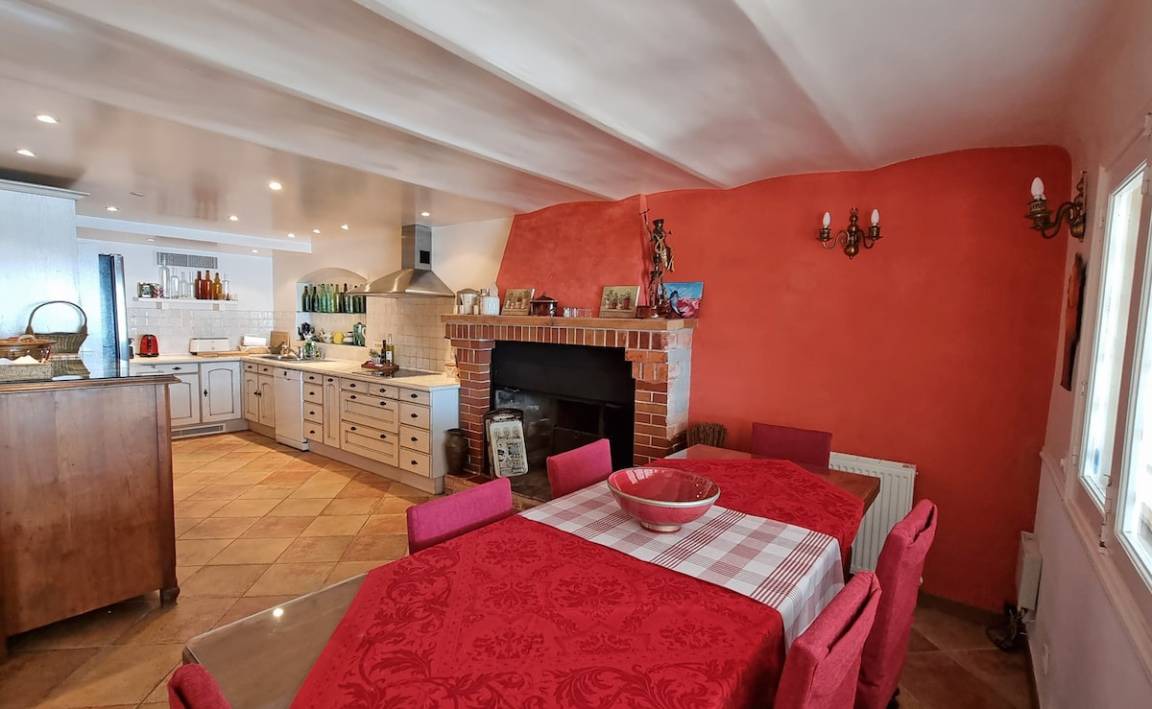 Photo of Kitchen in Espero-Pax