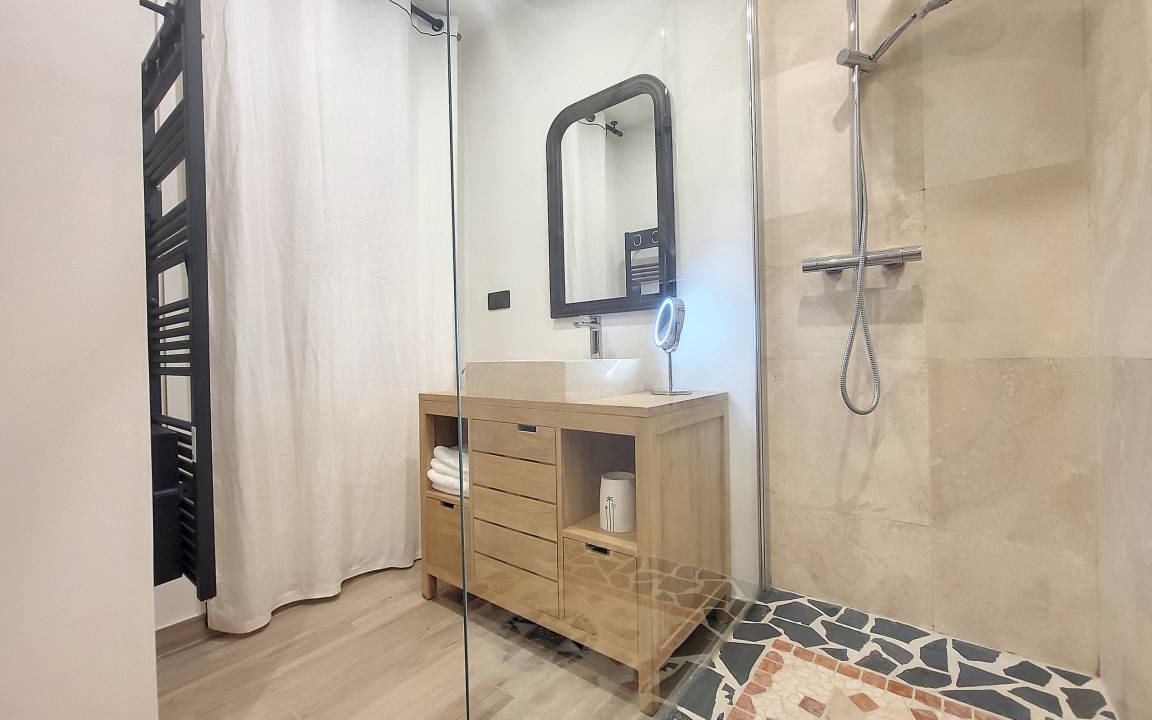 Photo of Bathroom in Quartier du Port