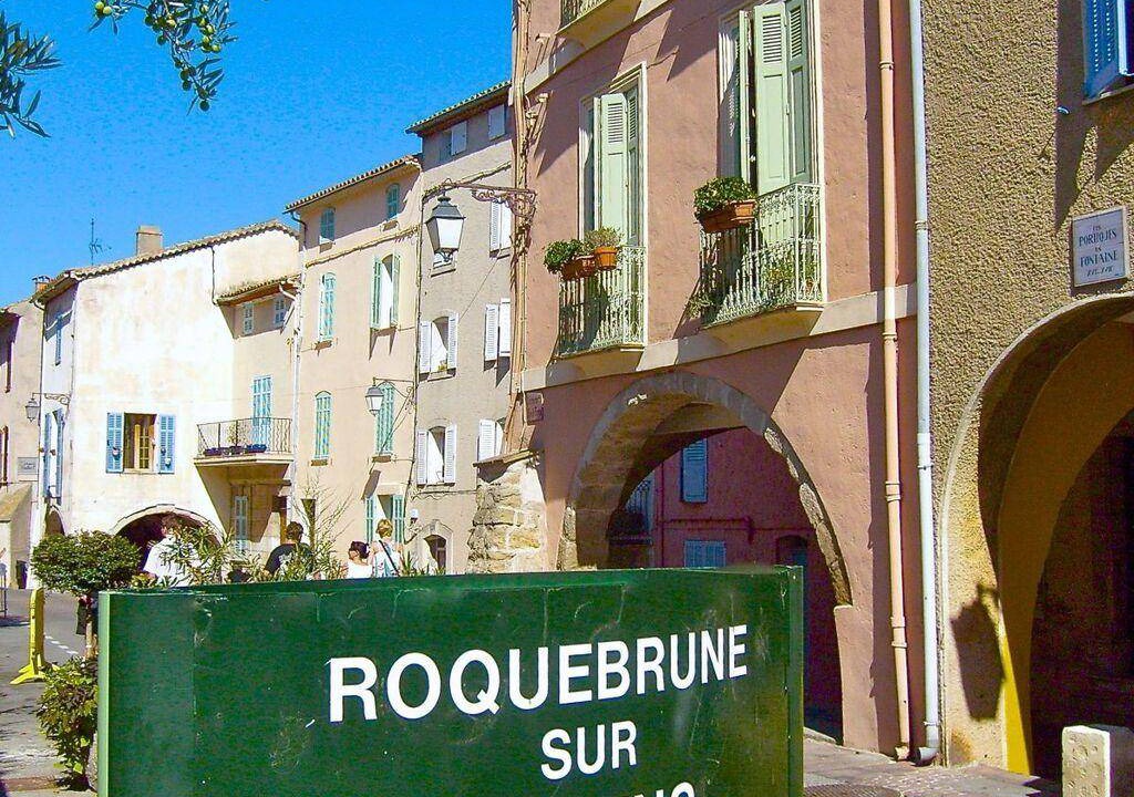 Photo of Buildings in La Rouviere