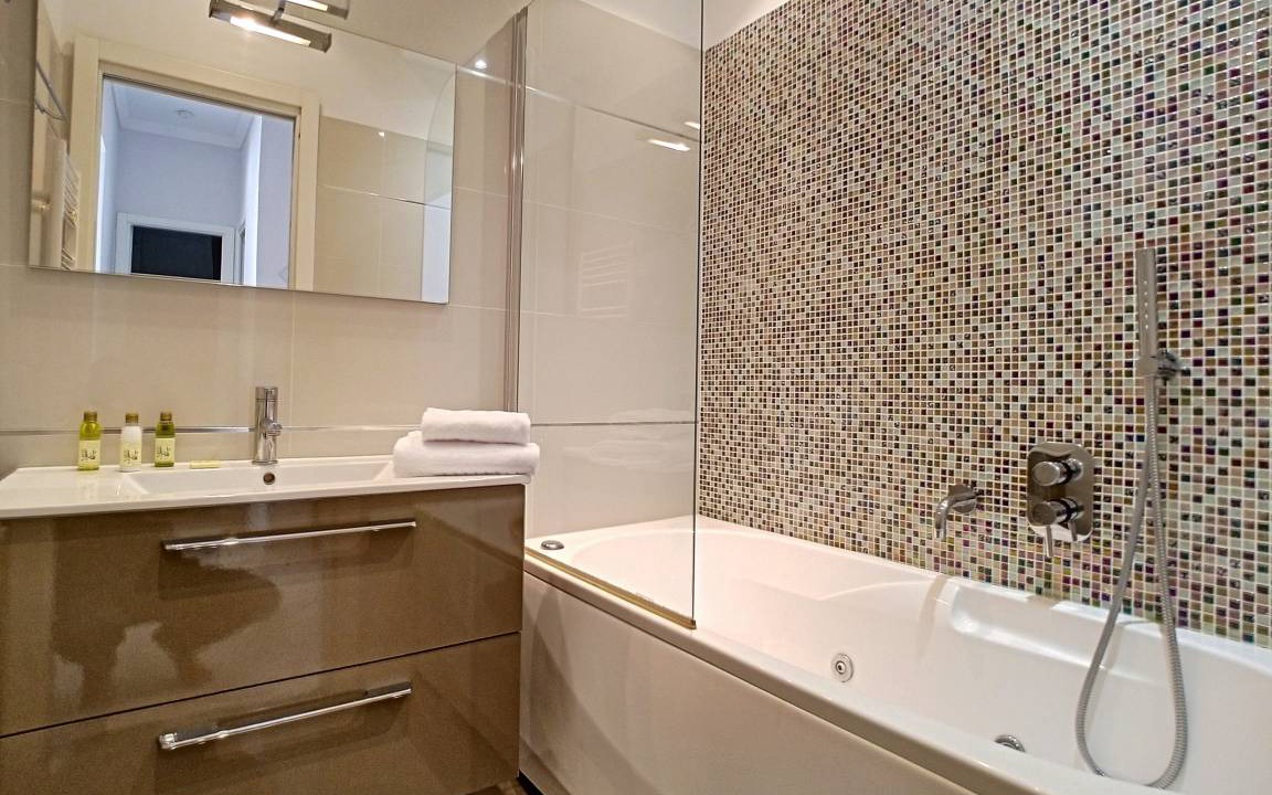 Photo of Bathroom in Carre d'Or