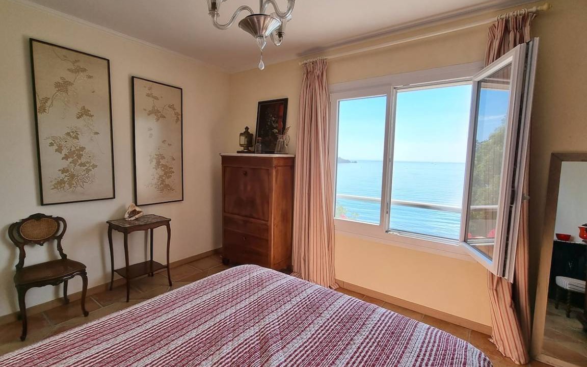 Photo of Bedroom in Espero-Pax