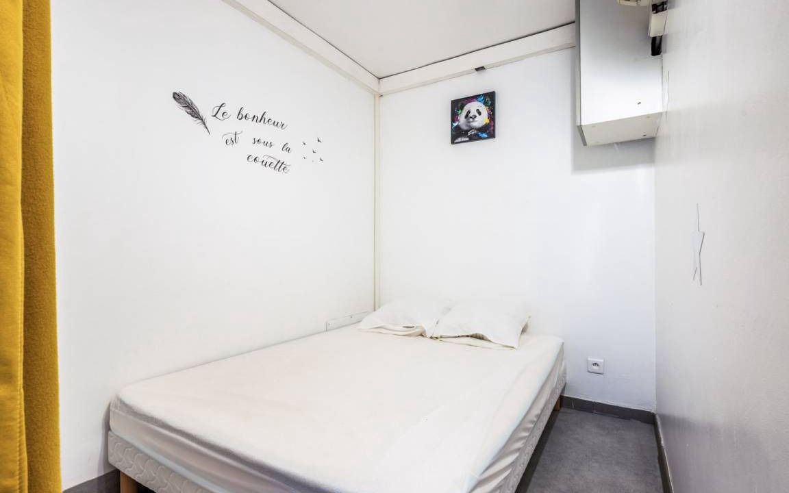 Photo of Bedroom in Mandelieu-la-Napoule Beach