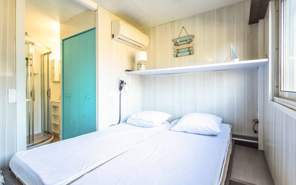 Photo of Bedroom in Mandelieu-la-Napoule Beach