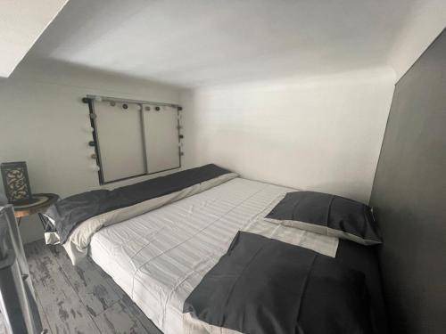 Photo of Bedroom in Riquier