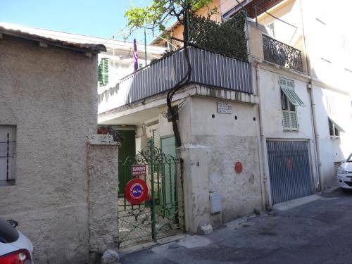 Photo of Buildings in Vernier