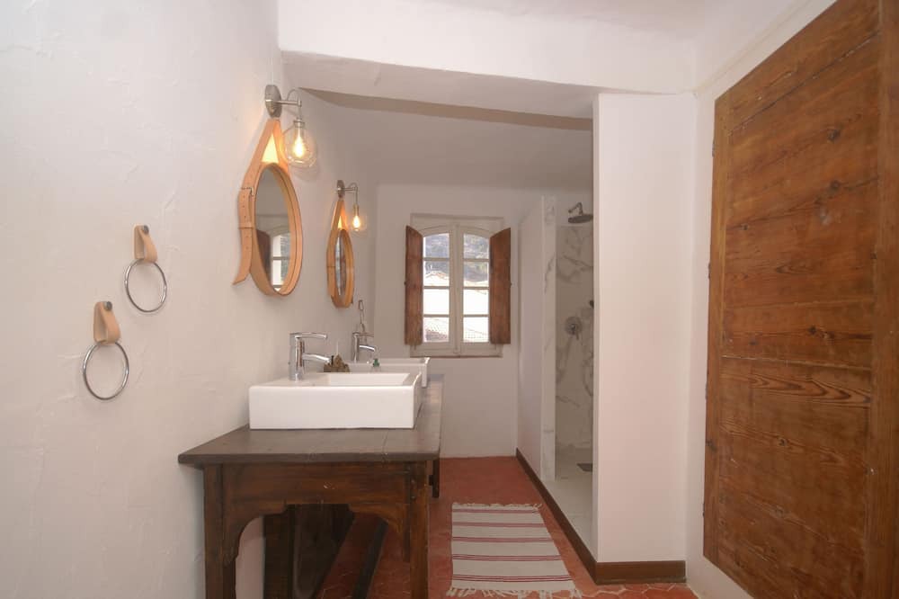 Photo of Bathroom in La Garde-Freinet